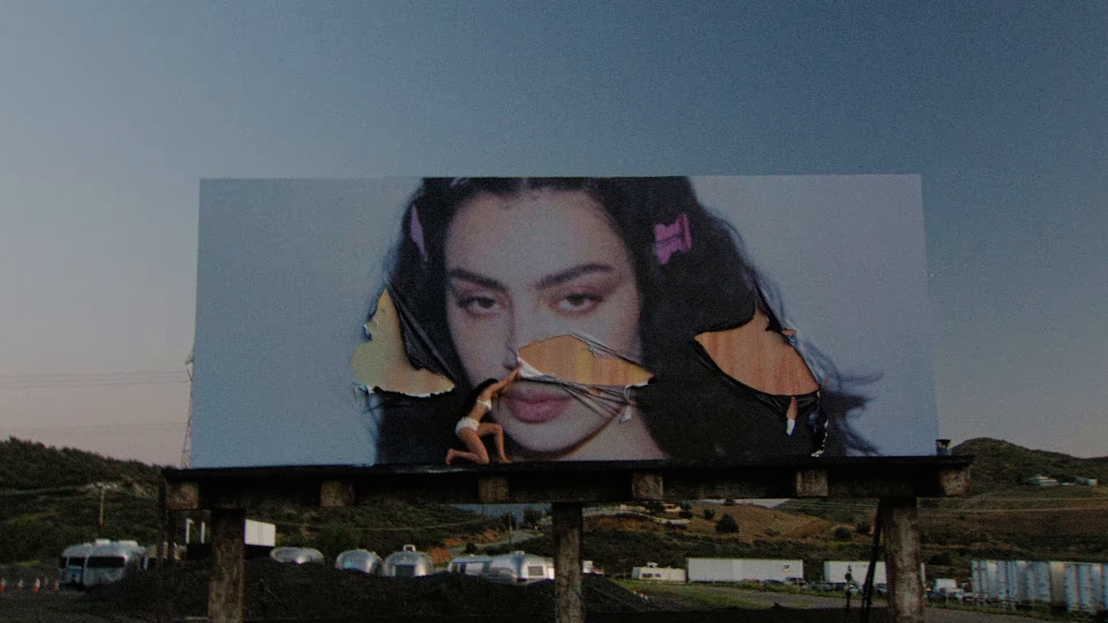 party 4 u (2025) —  shot,  lighting