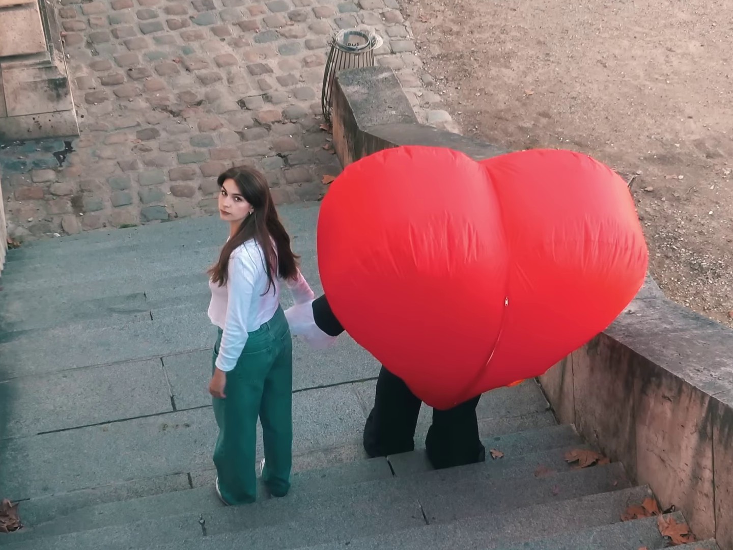 C'est drôle (2023) —  shot,  lighting