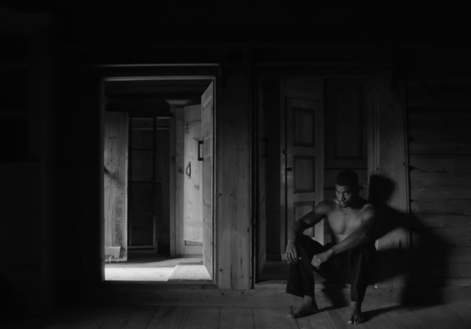 Shlut  (2022) —  shot,  lighting