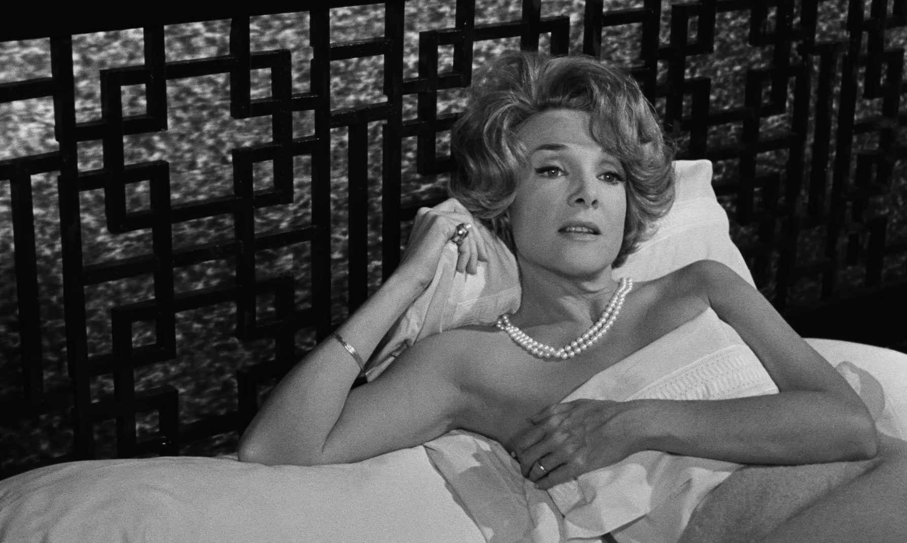 Male Hunt (1964) —  shot,  lighting