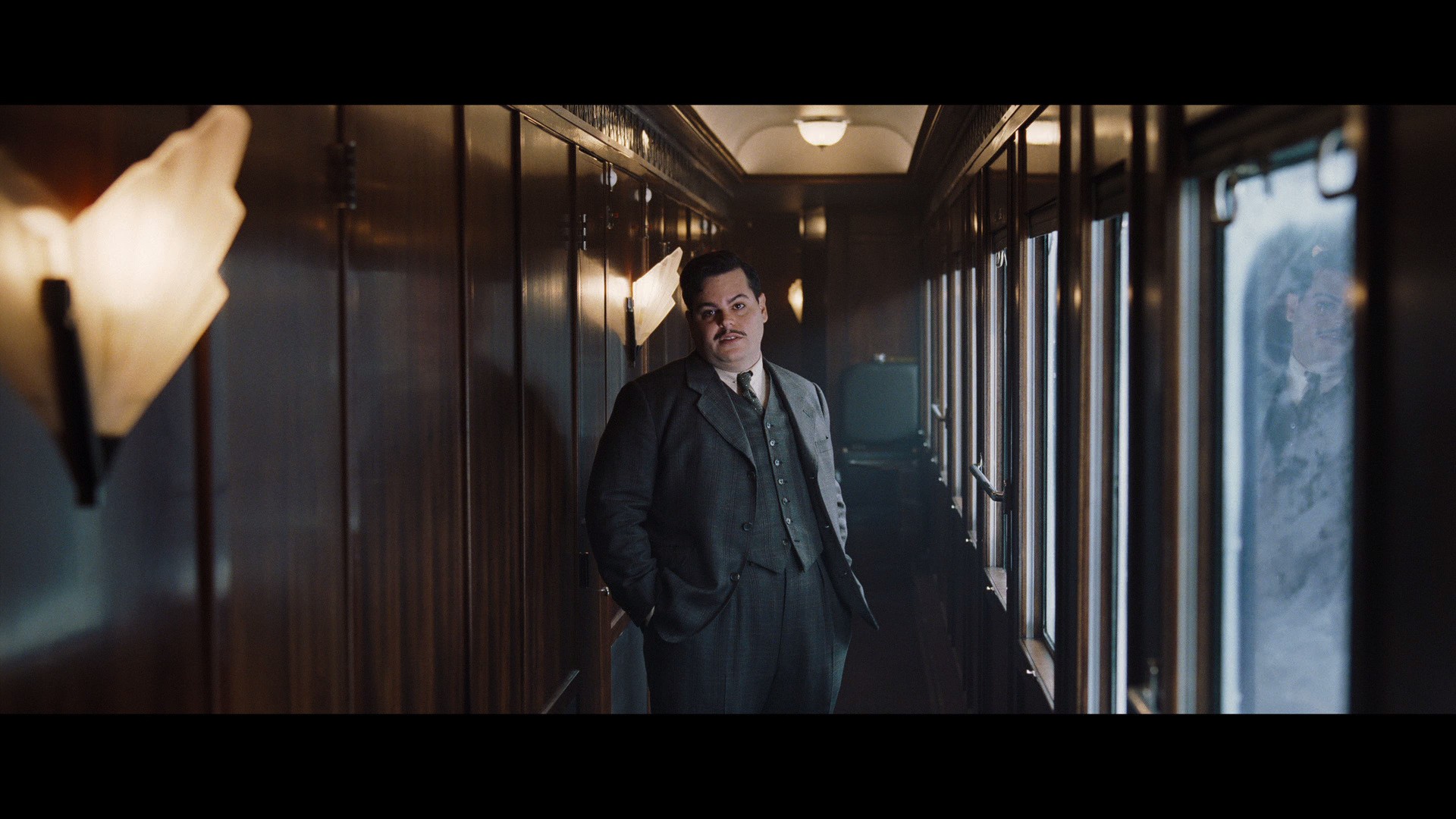 Murder on the Orient Express (2017) —  shot,  lighting