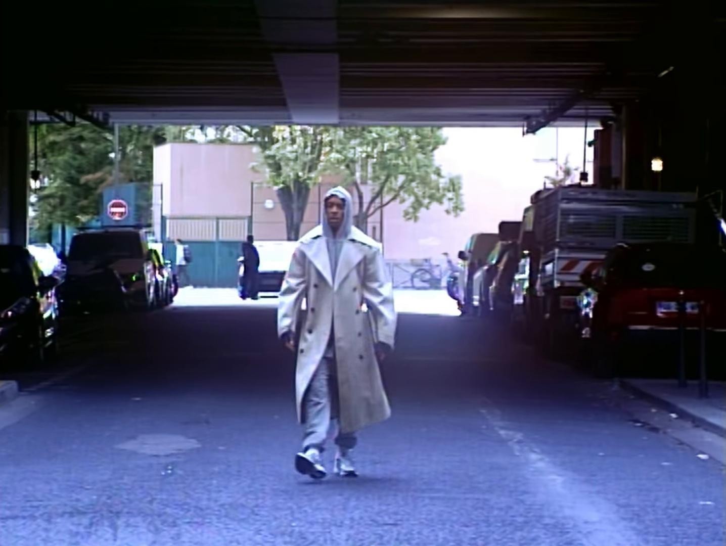 Hypnotic Pickpocket (2025) —  shot,  lighting