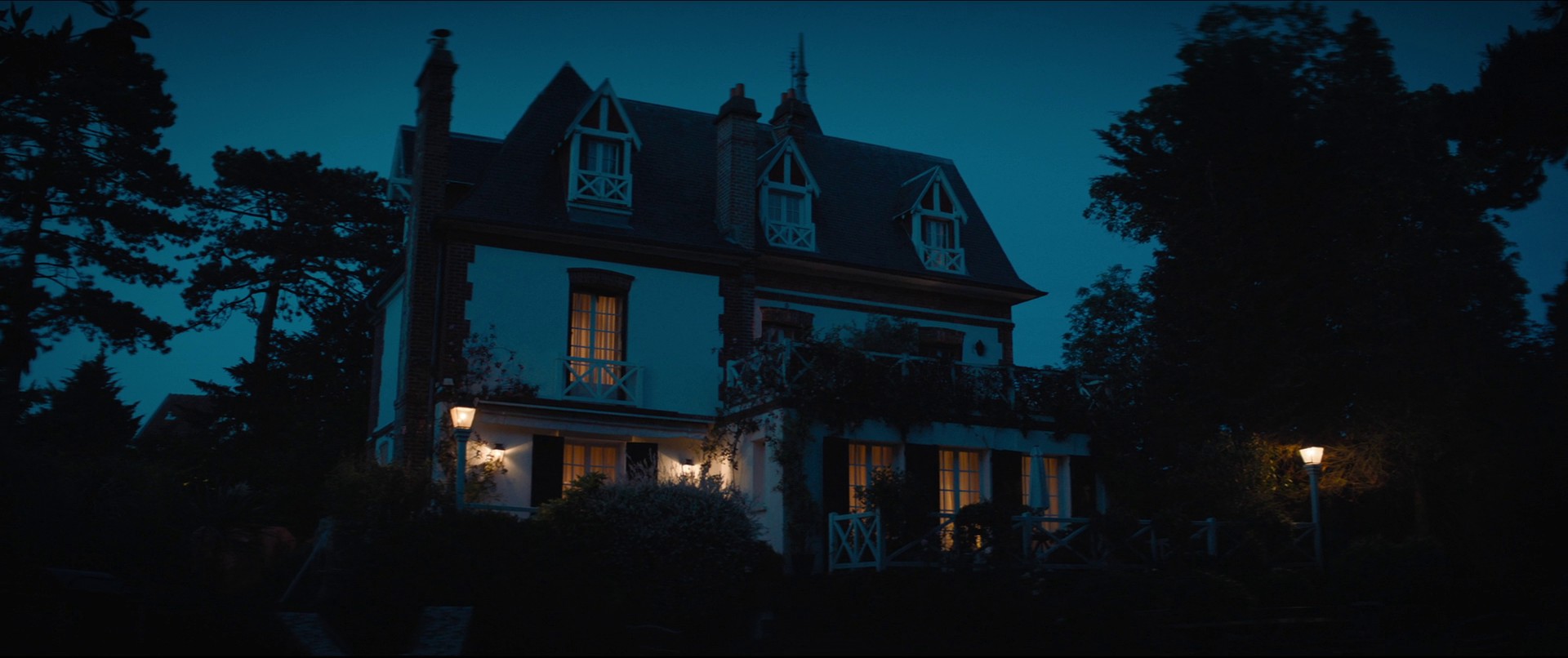 10 Days with Dad (2020) —  shot,  lighting