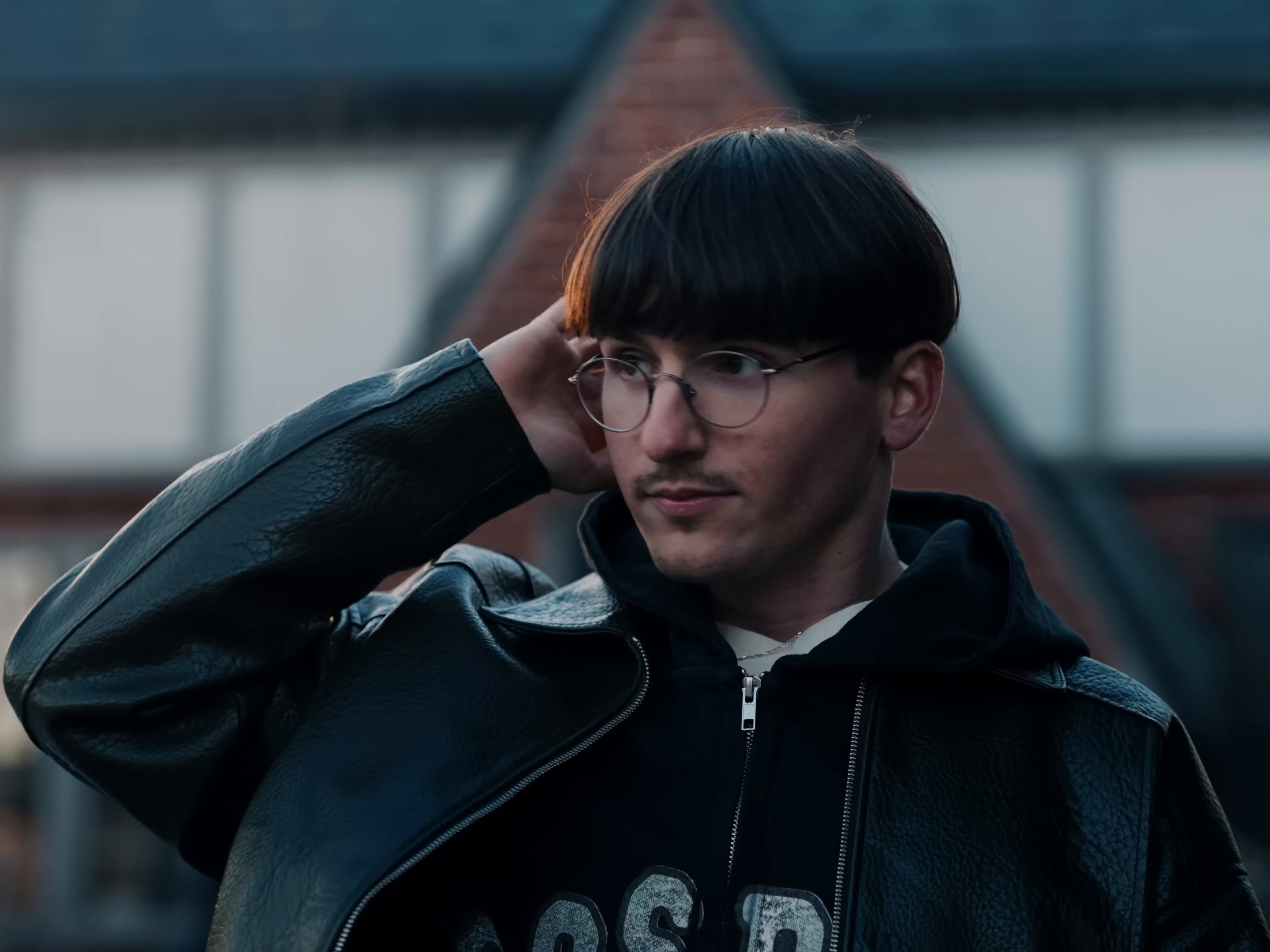 Honnêtement (2025) —  shot,  lighting