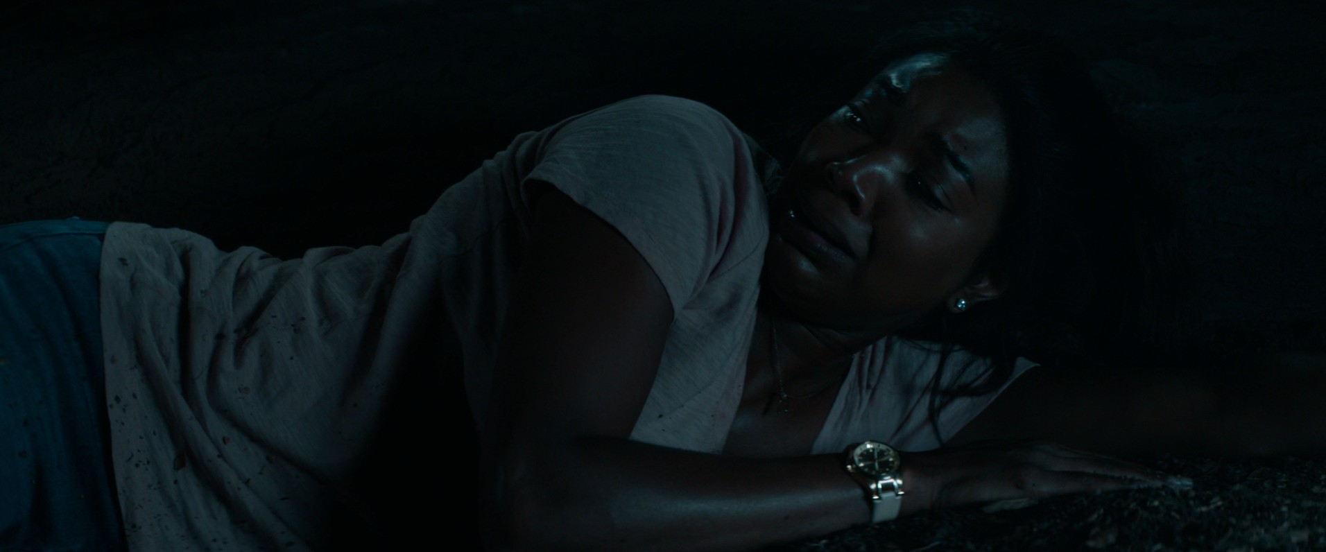 Breaking In (2018) —  shot,  lighting