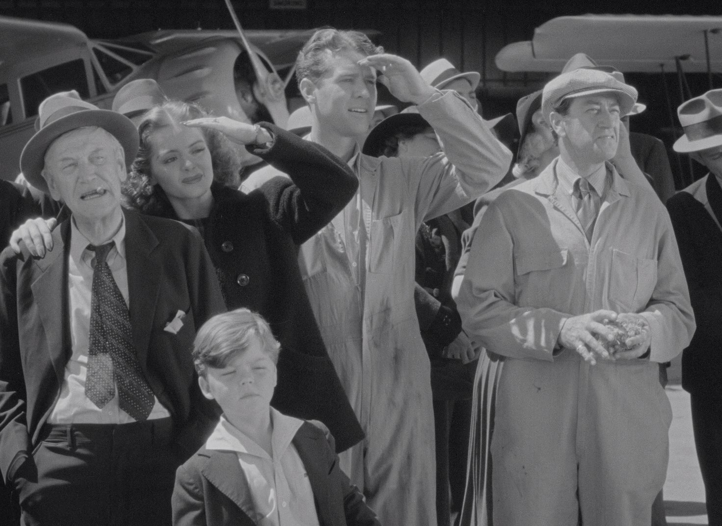 Spies at Work (1939) —  shot,  lighting