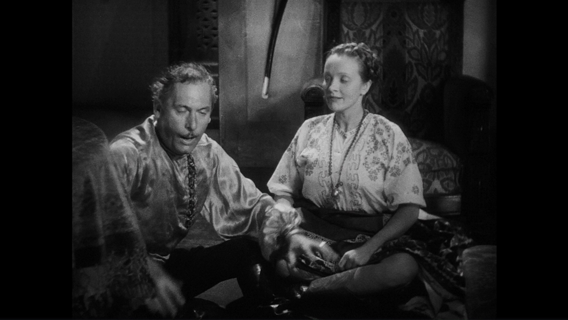 Dishonored (1931) —  shot,  lighting