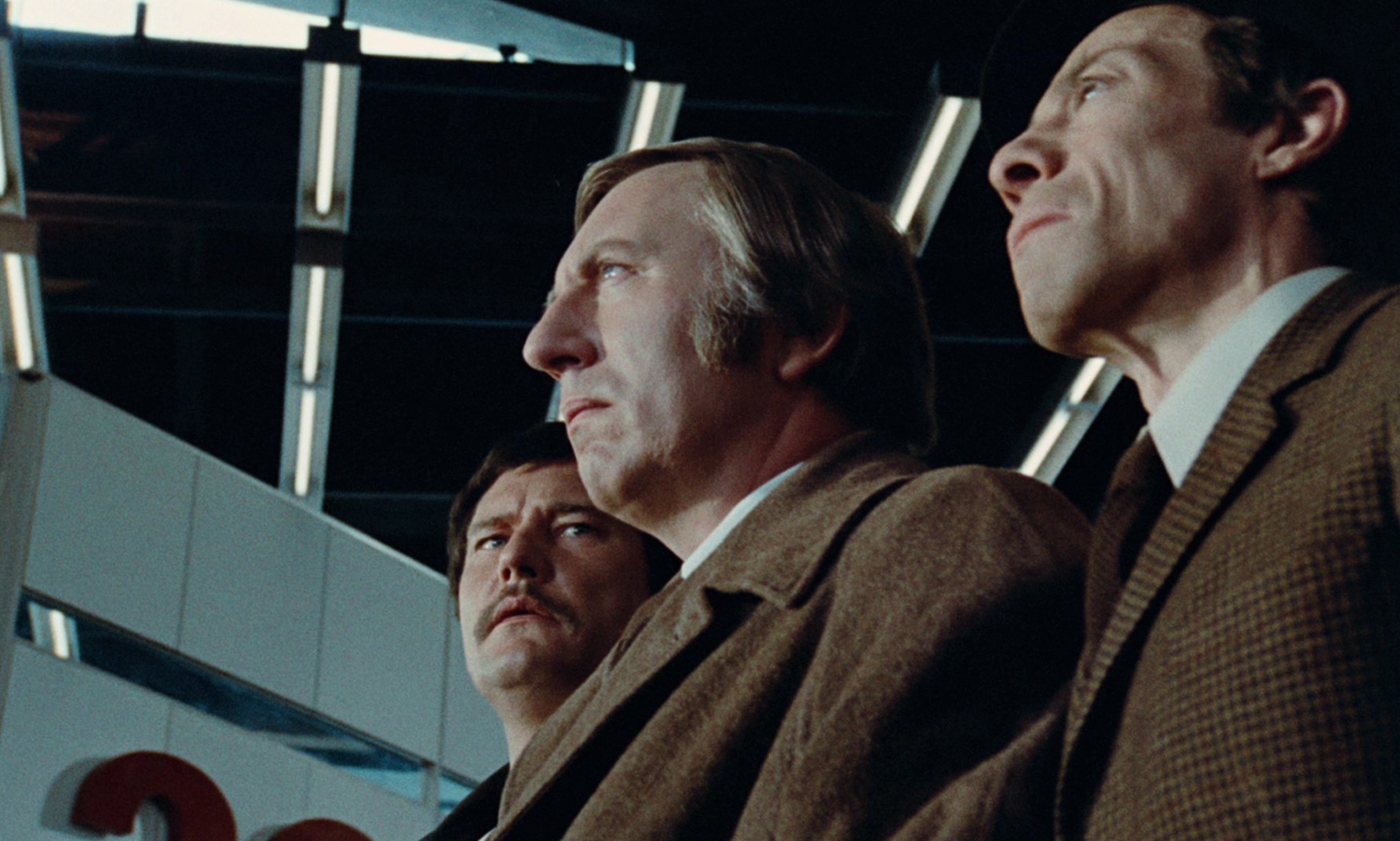 The Tall Blond Man with One Black Shoe (1972) —  shot,  lighting