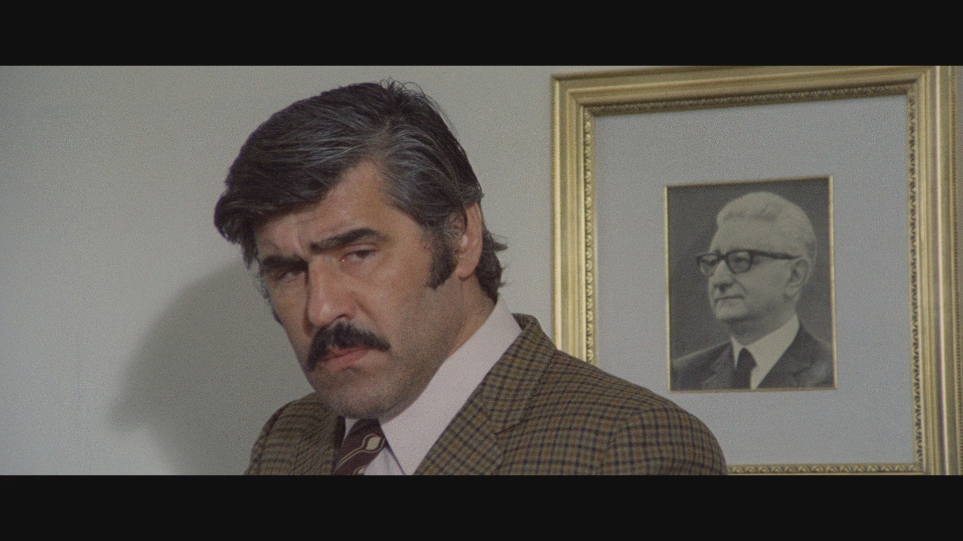 La polizia chiede aiuto (1974) —  shot,  lighting