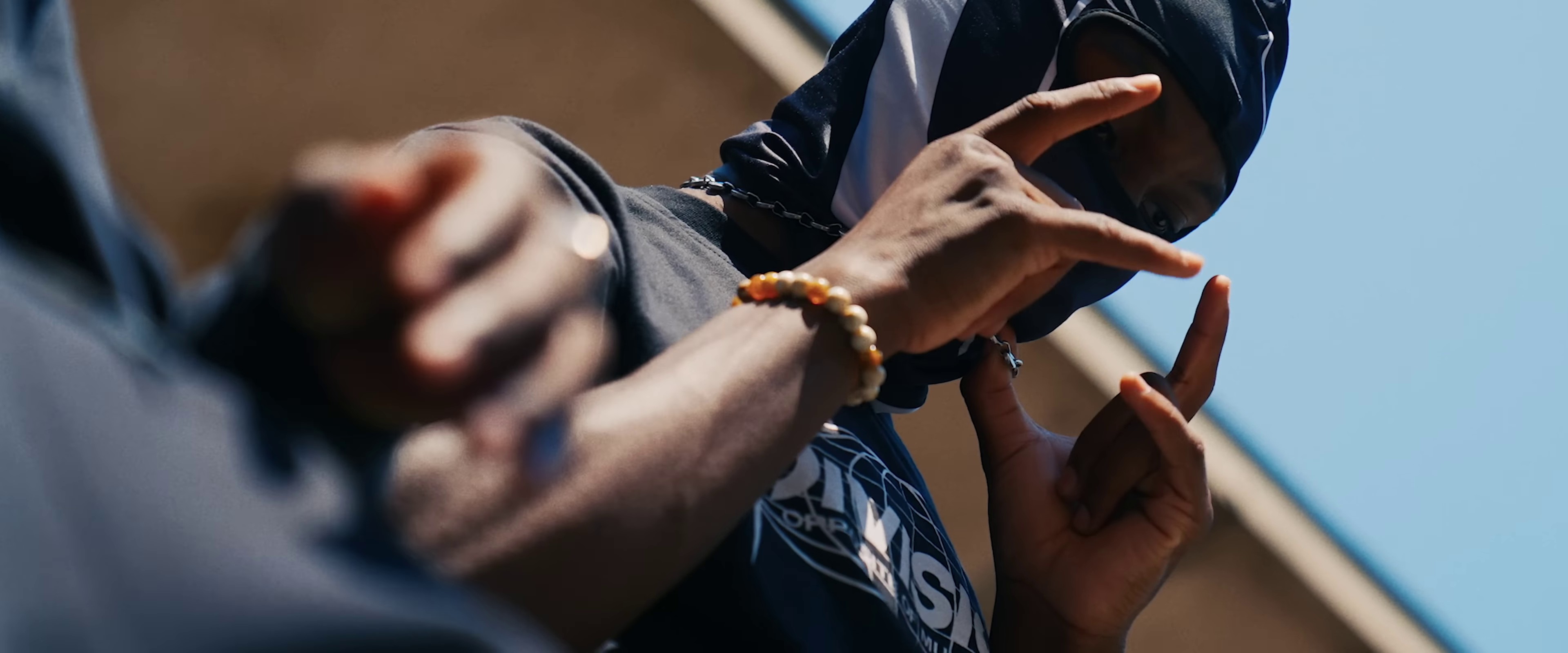 Favel (2023) —  shot,  lighting