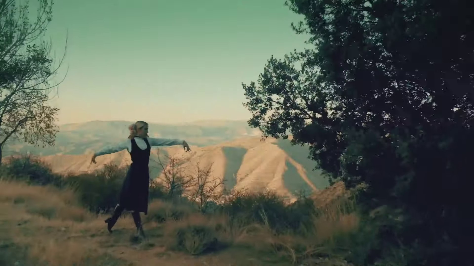 Va (2022) —  shot,  lighting