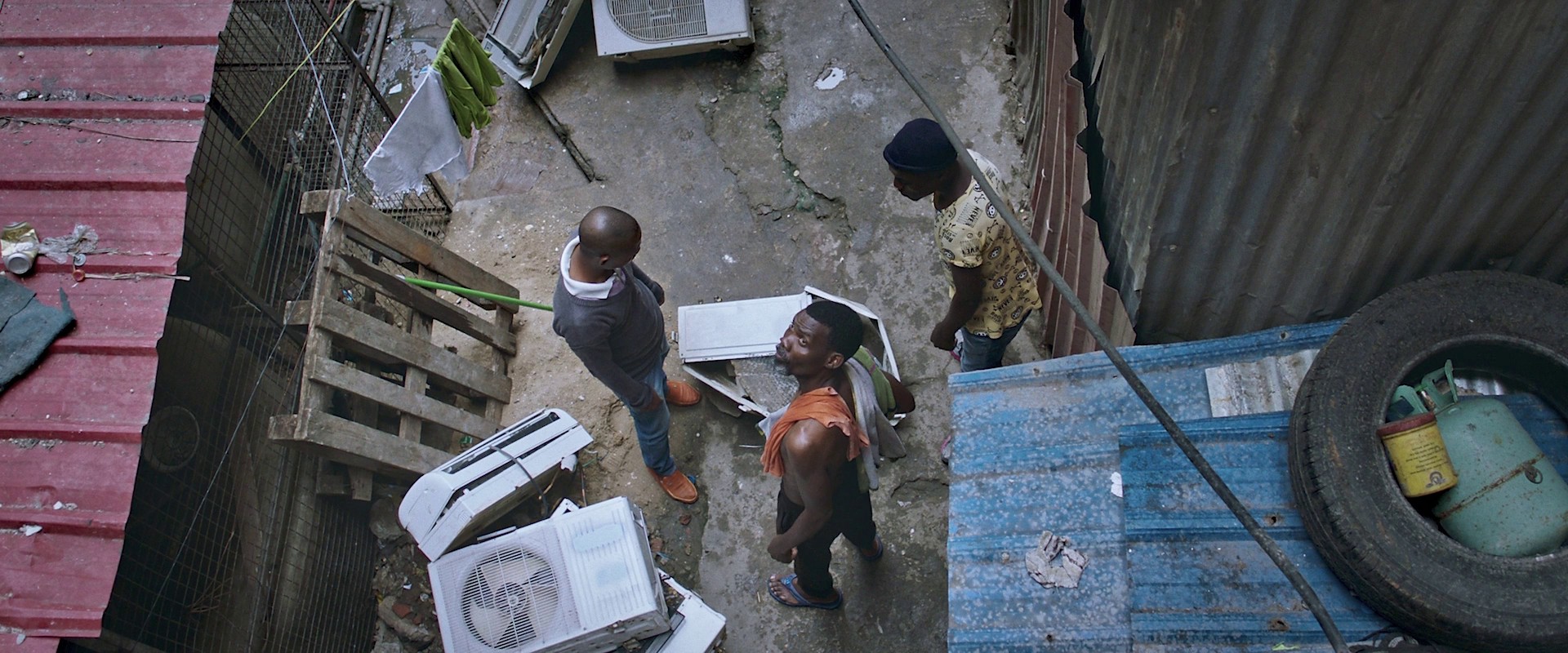 Air Conditioner (2021) —  shot,  lighting