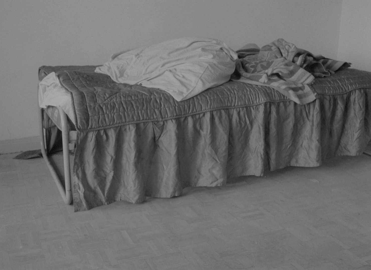 I, You, He, She (1984) —  shot,  lighting