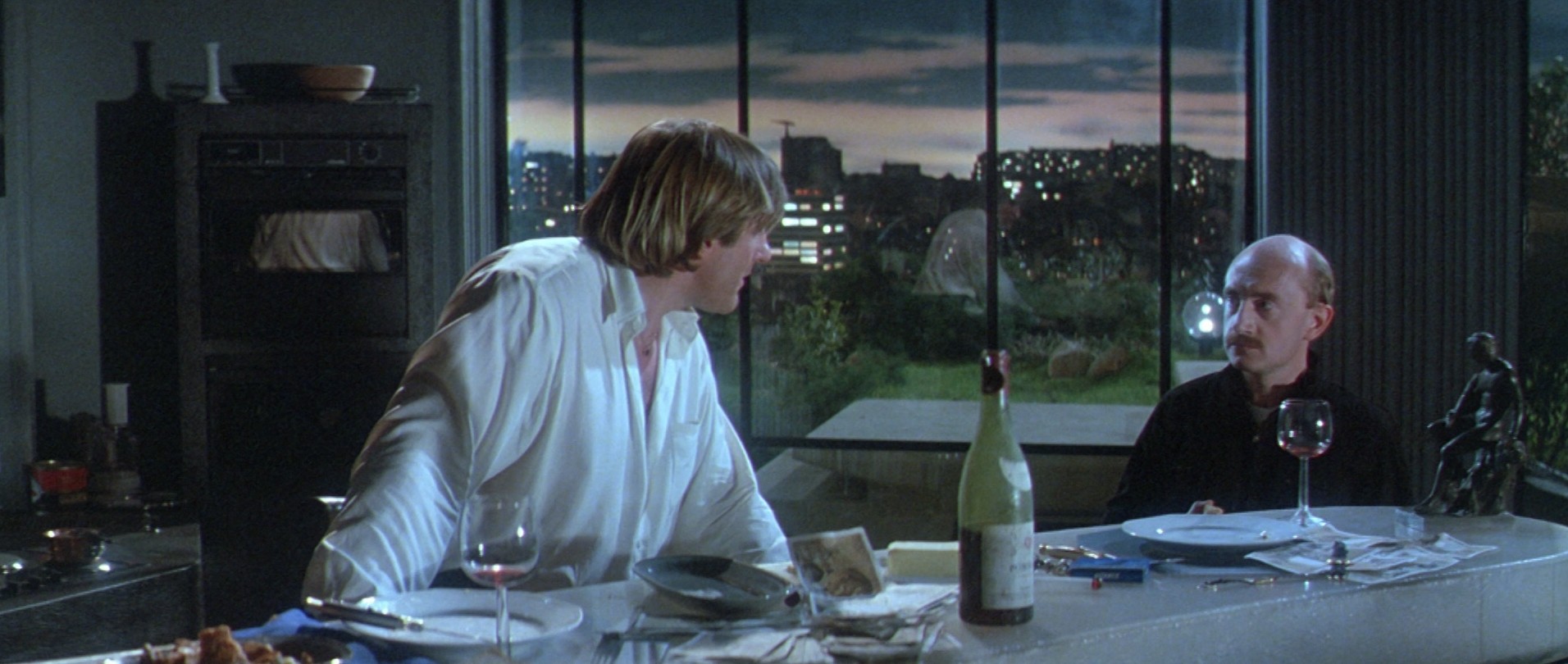 Ménage (1986) —  shot,  lighting