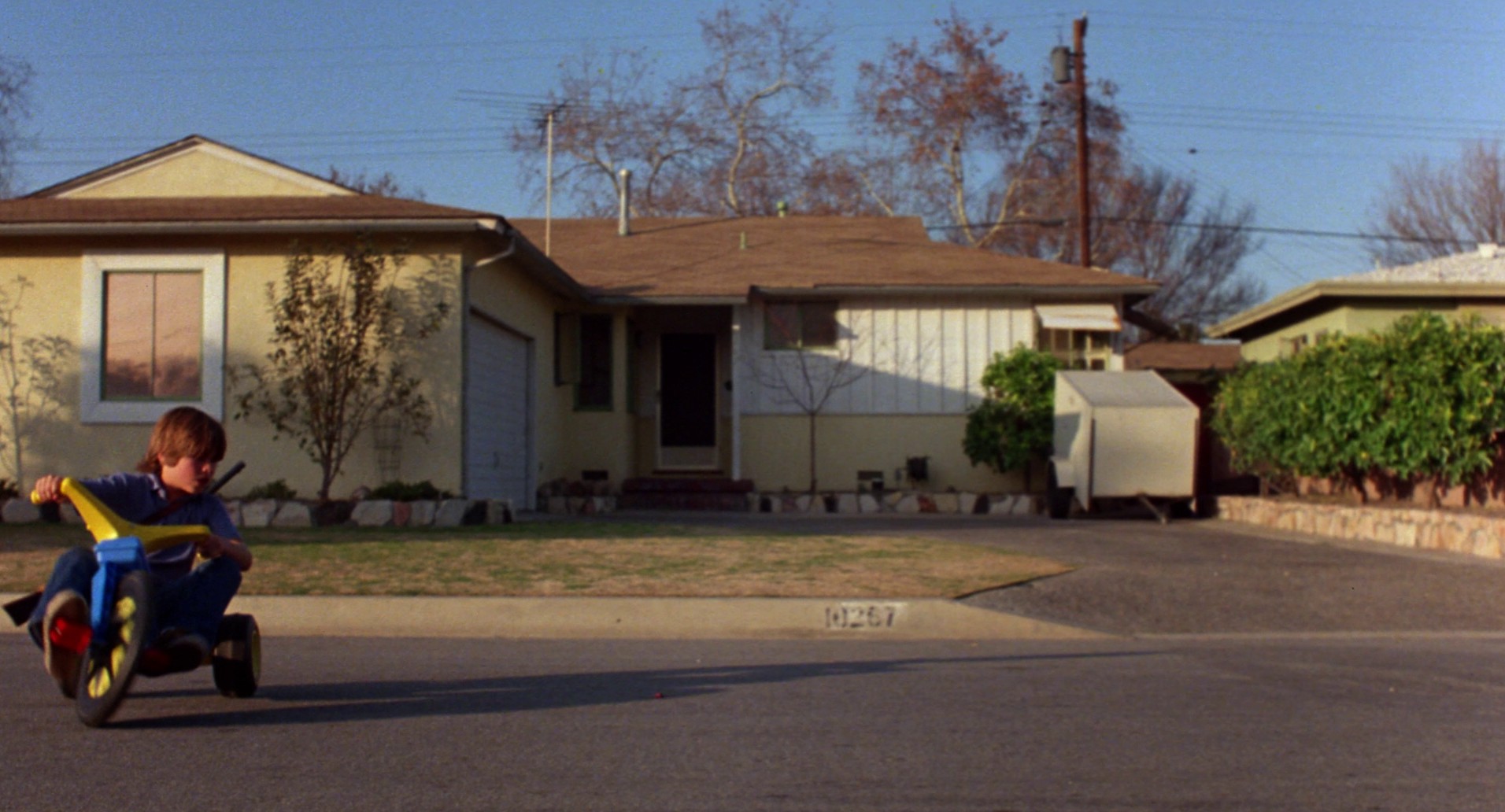 Suburbia (1983) —  shot,  lighting