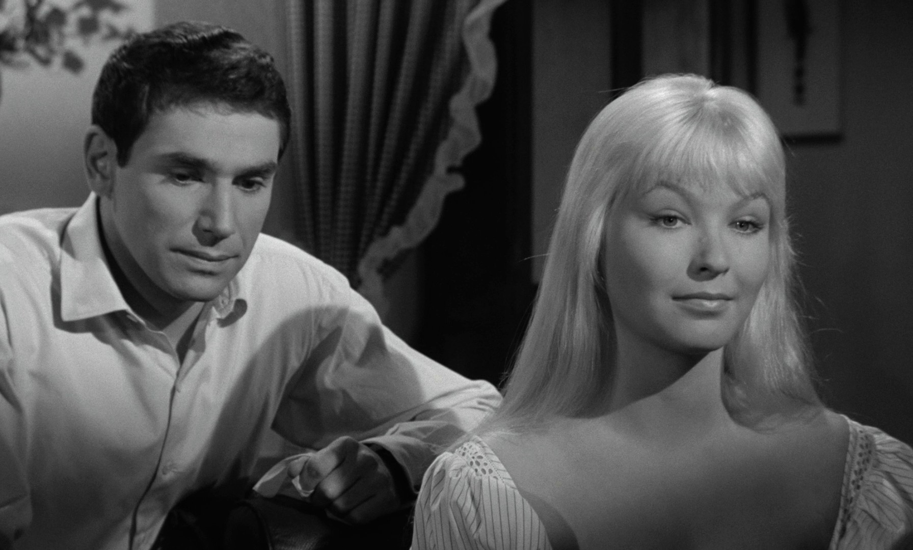 Night Is Not for Sleep (1958) —  shot,  lighting