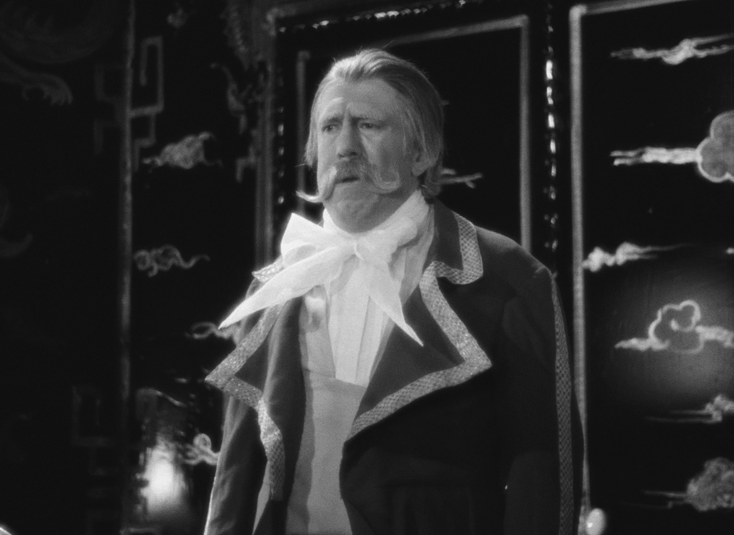 La fin du jour (1939) —  shot,  lighting