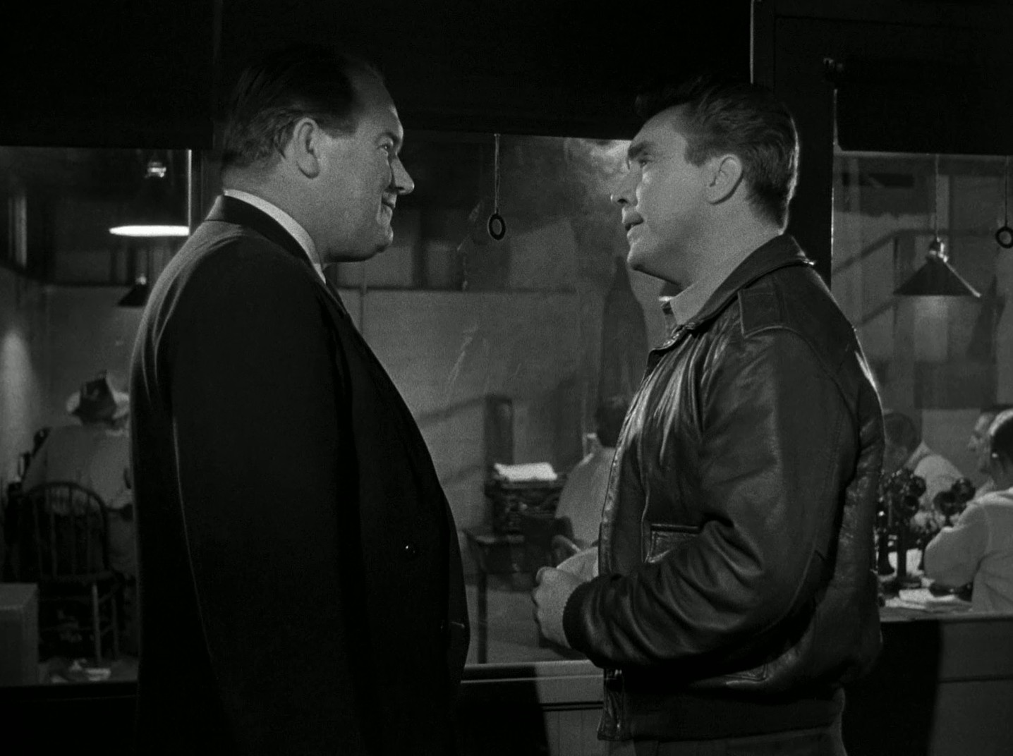 711 Ocean Drive (1950) —  shot,  lighting