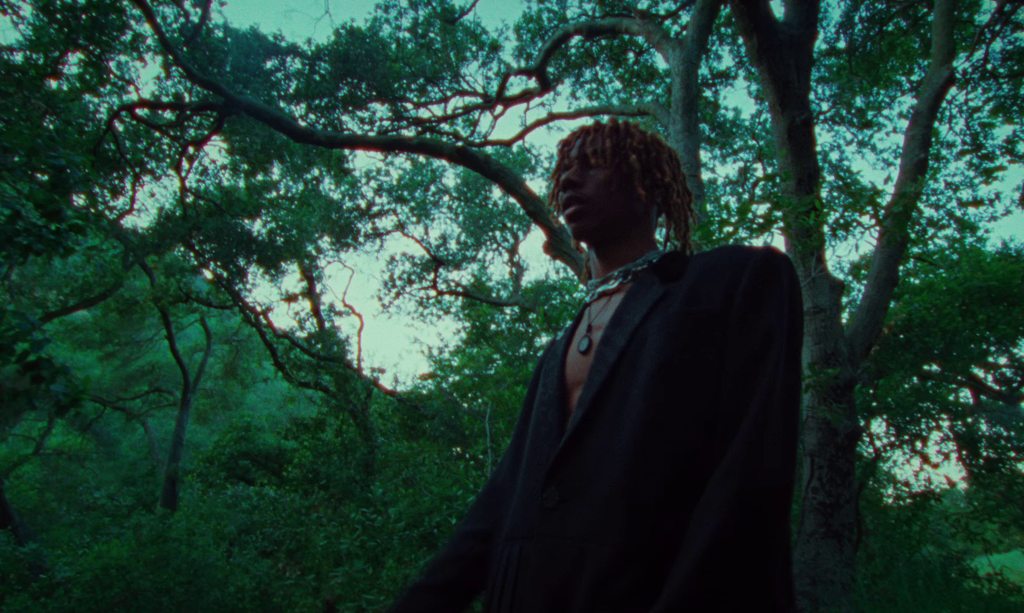 Pretty girls (2023) —  shot,  lighting