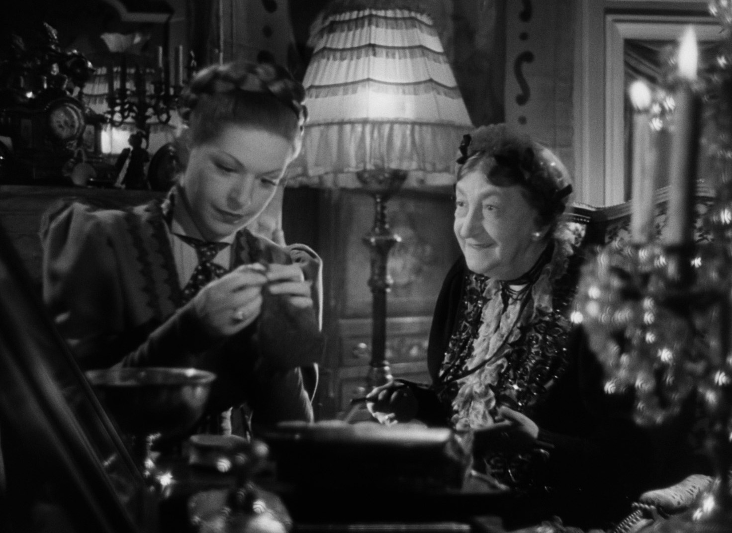 Douce (1943) —  shot,  lighting