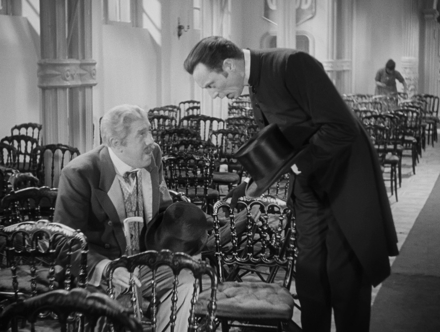 Bizarre, Bizarre (1937) —  shot,  lighting