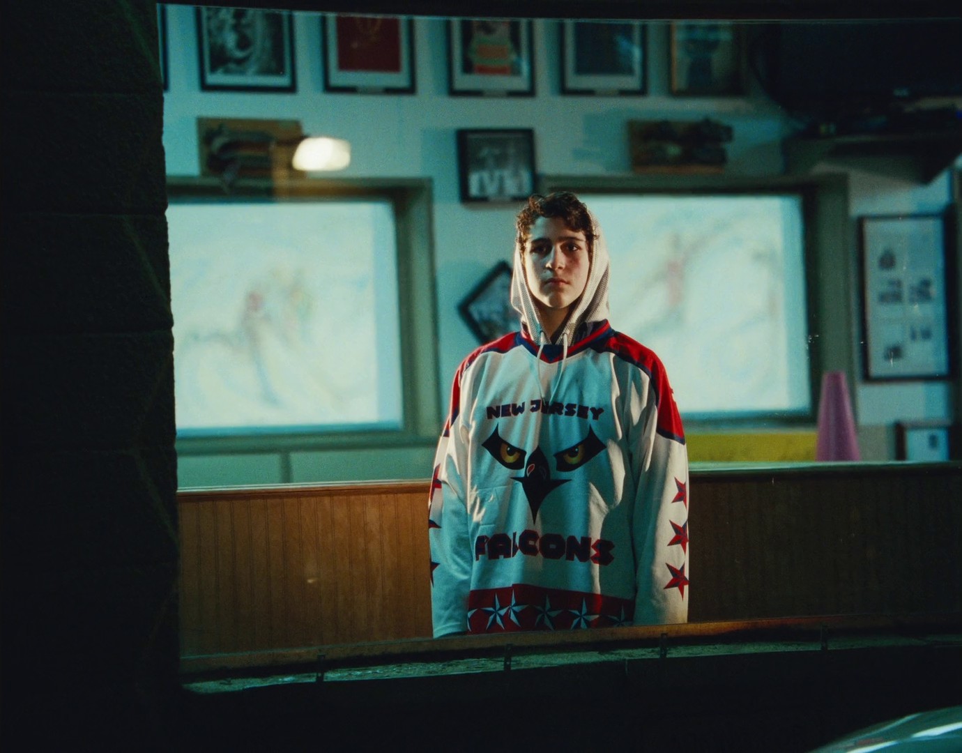 Wondering (2020) —  shot,  lighting