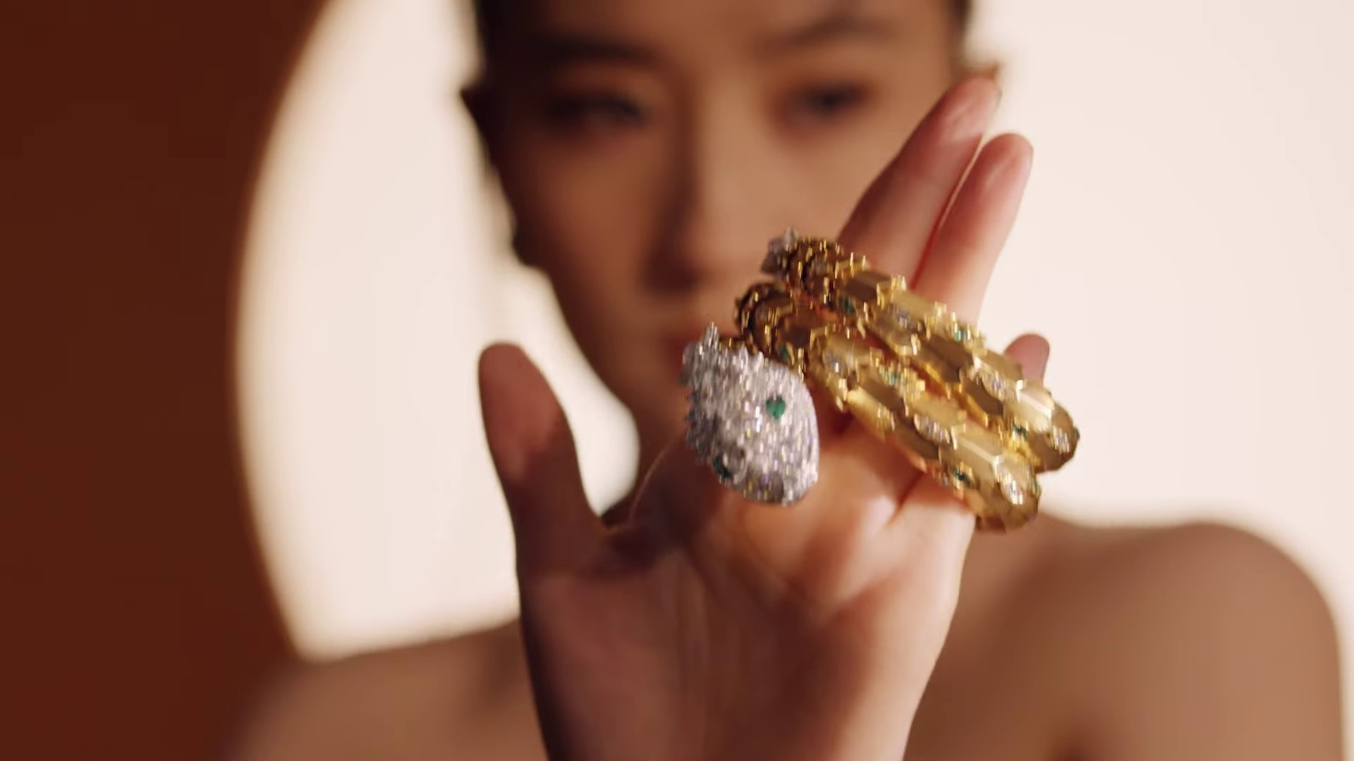 Eternal Elegance: Yifei Liu x Serpenti | Bulgari Jewelry (2023) —  shot,  lighting