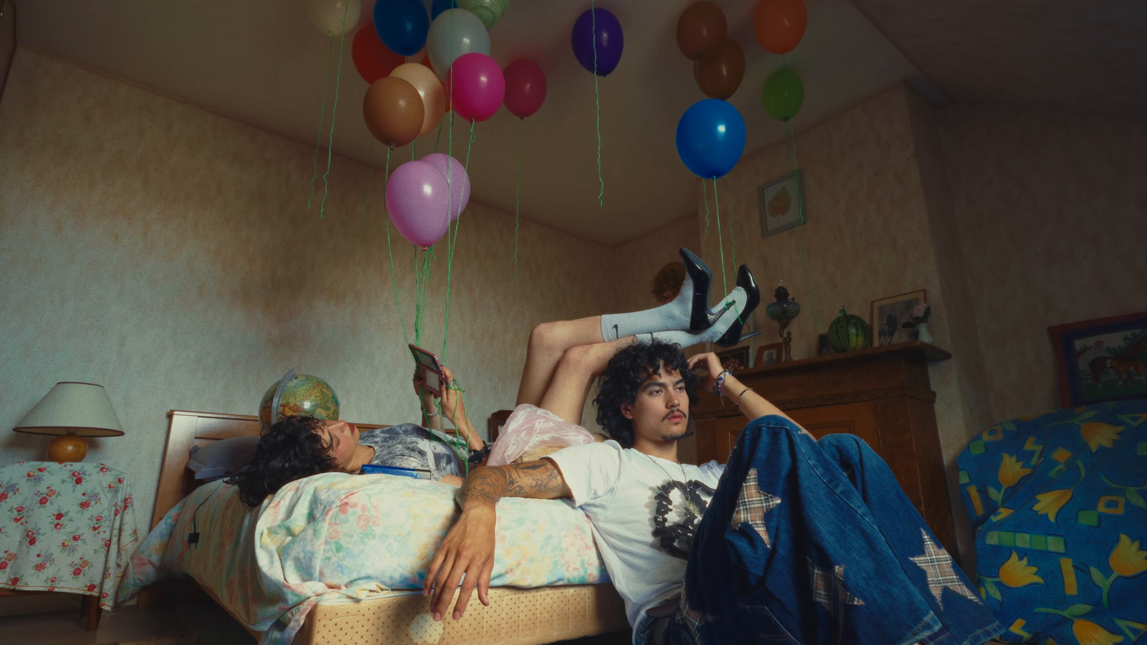 yakoi! (2025) —  shot,  lighting