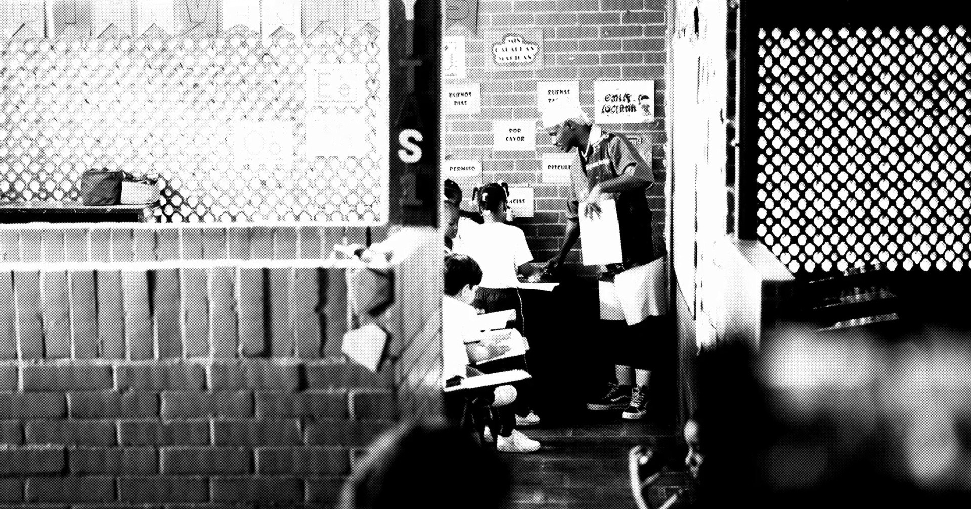 Salsa Y Clase (2024) —  shot,  lighting