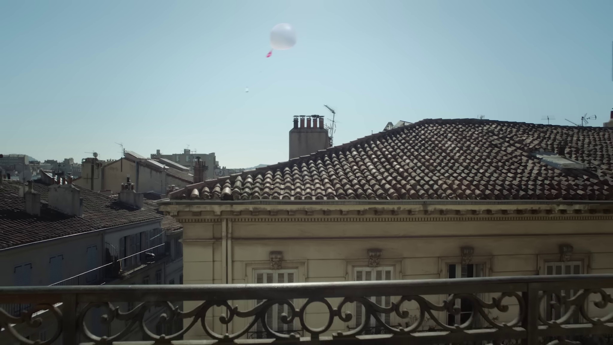 Beau temps (2023) —  shot,  lighting