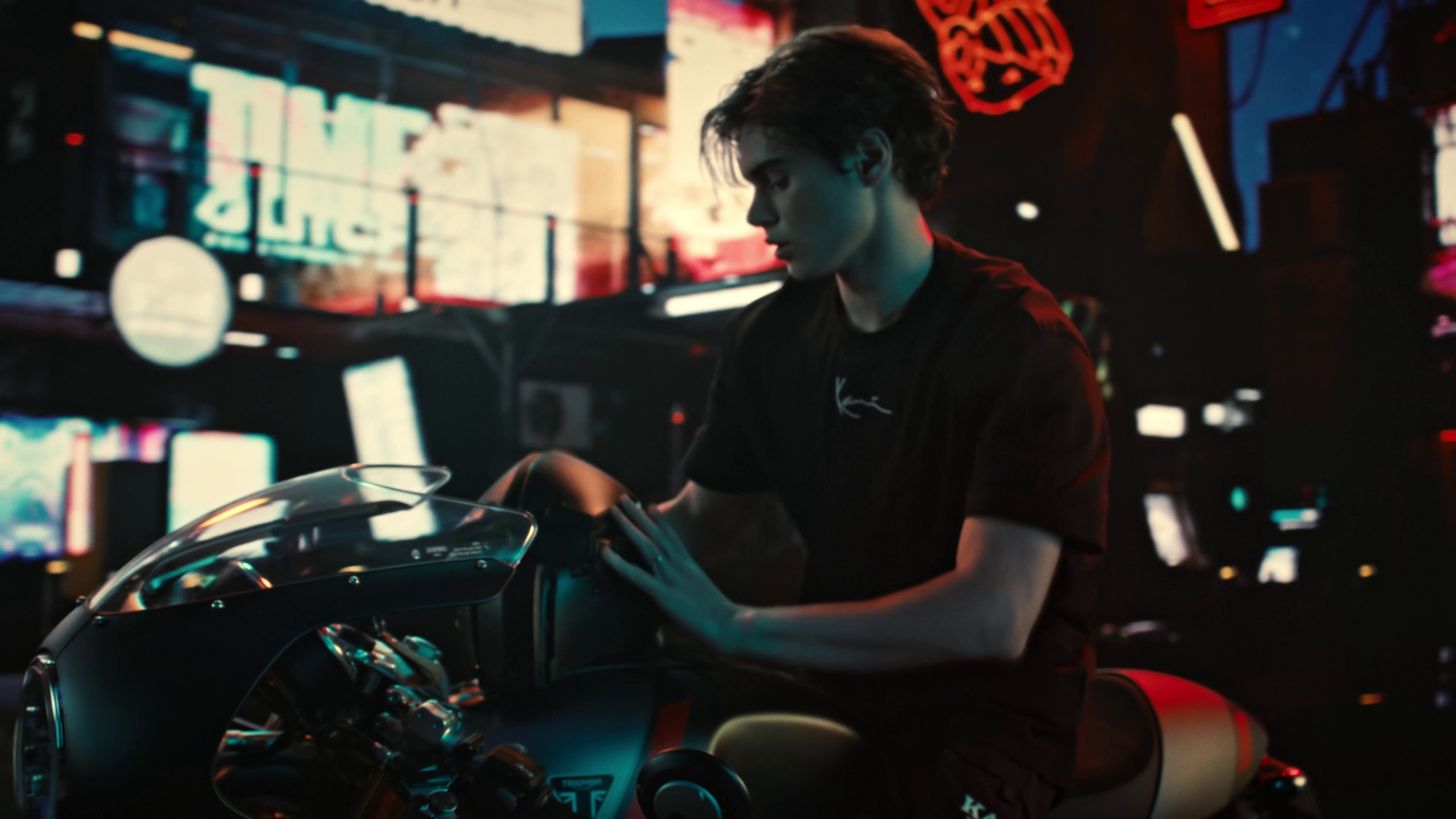 Peek & Cloppenburg x Karl Kani - Lost in metaverse (2023) —  shot,  lighting