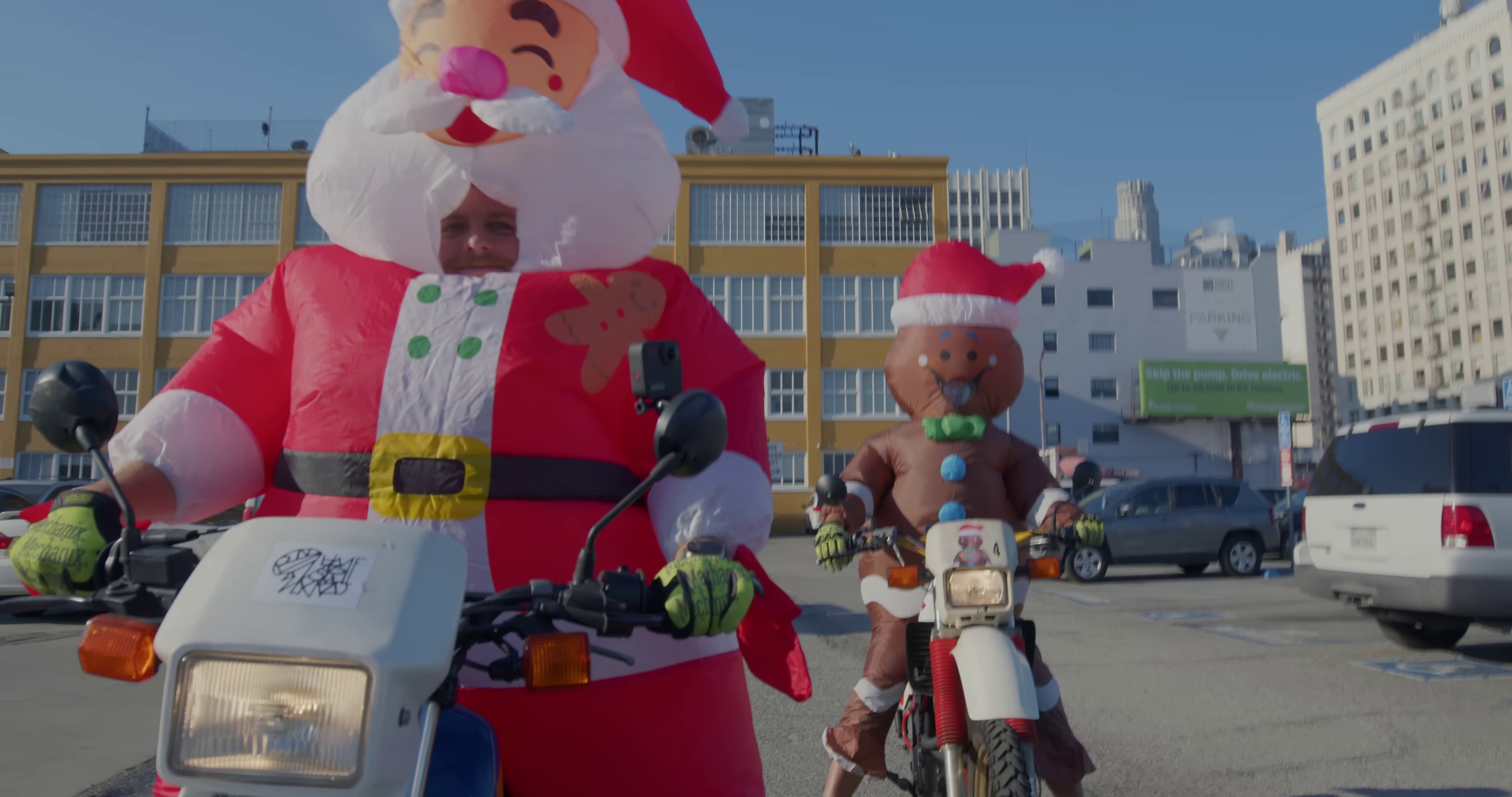 it's beginning to look a lot like christmas (2022) —  shot,  lighting