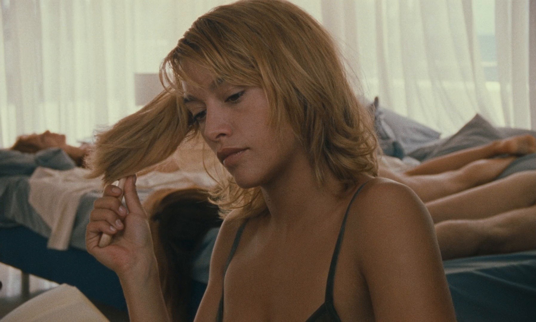 Ma mère (2004) —  shot,  lighting