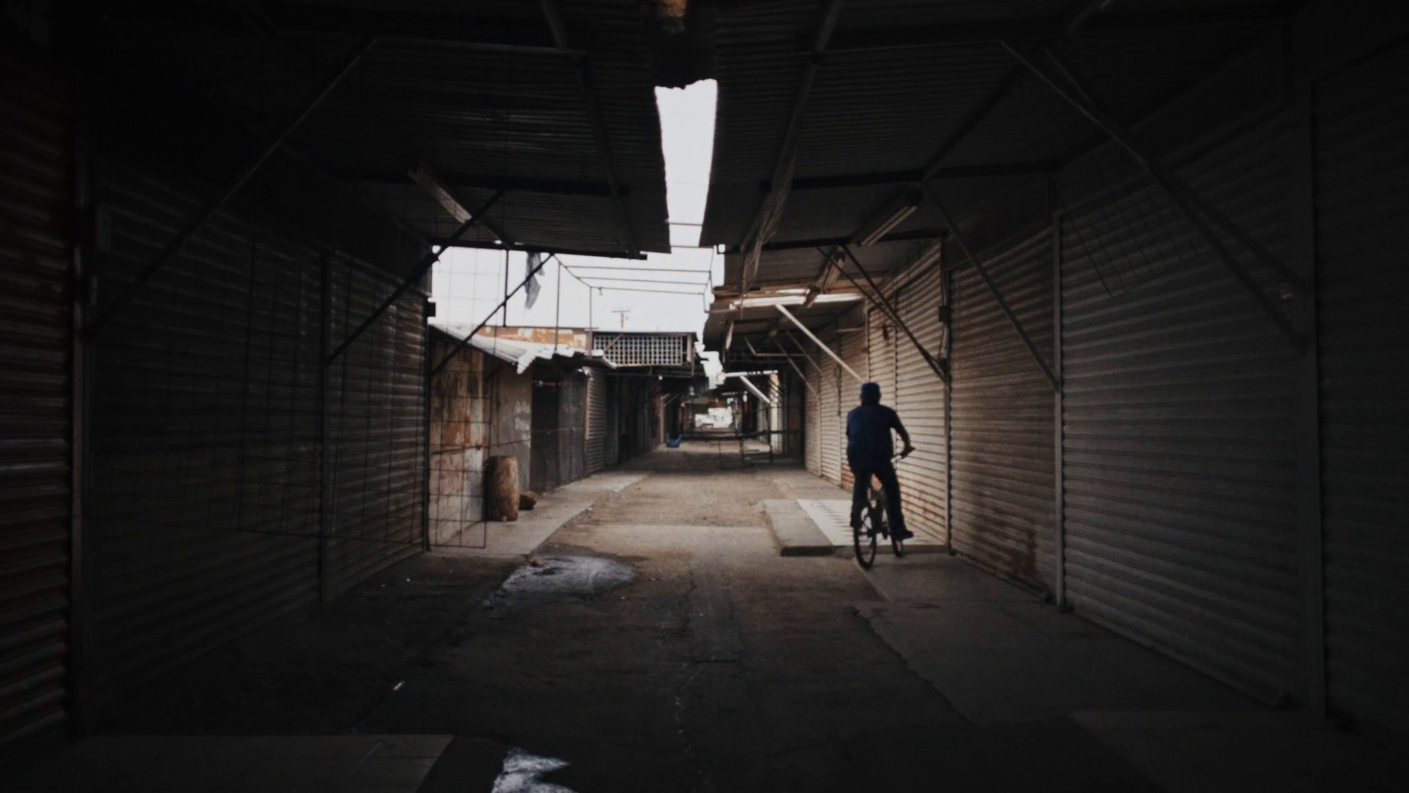 Mi Superona (2026) —  shot,  lighting