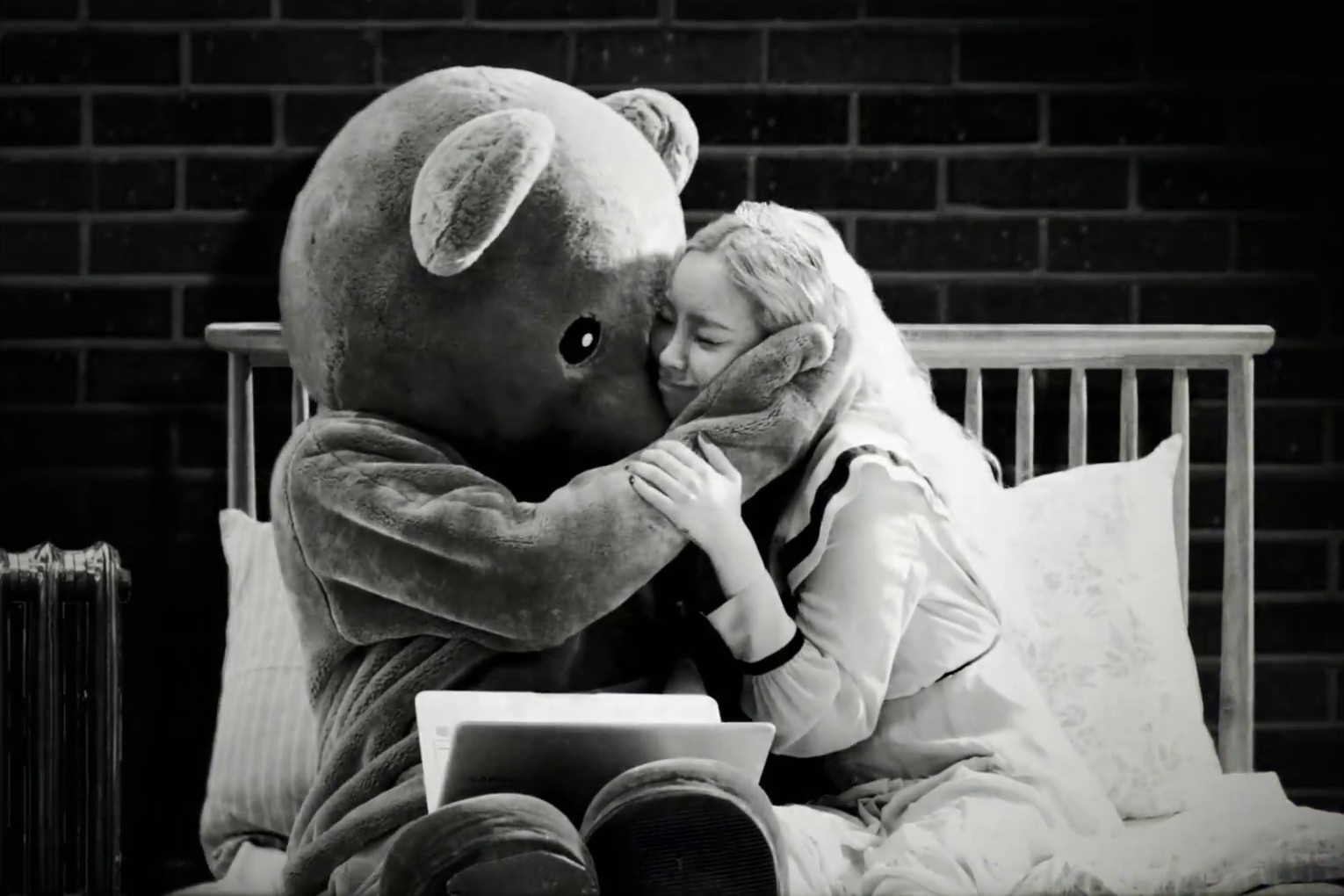 Jenga  (2018) —  shot,  lighting