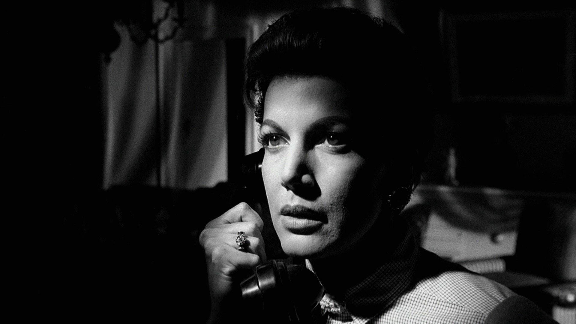 Skeleton of Mrs. Morales (1960) —  shot,  lighting