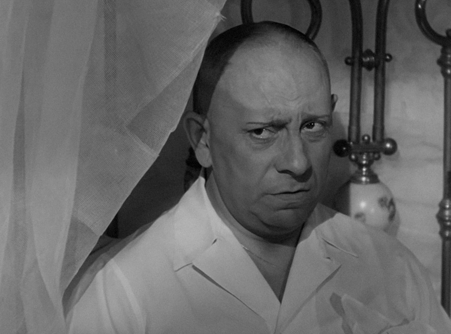 Five Graves to Cairo (1943) —  shot,  lighting