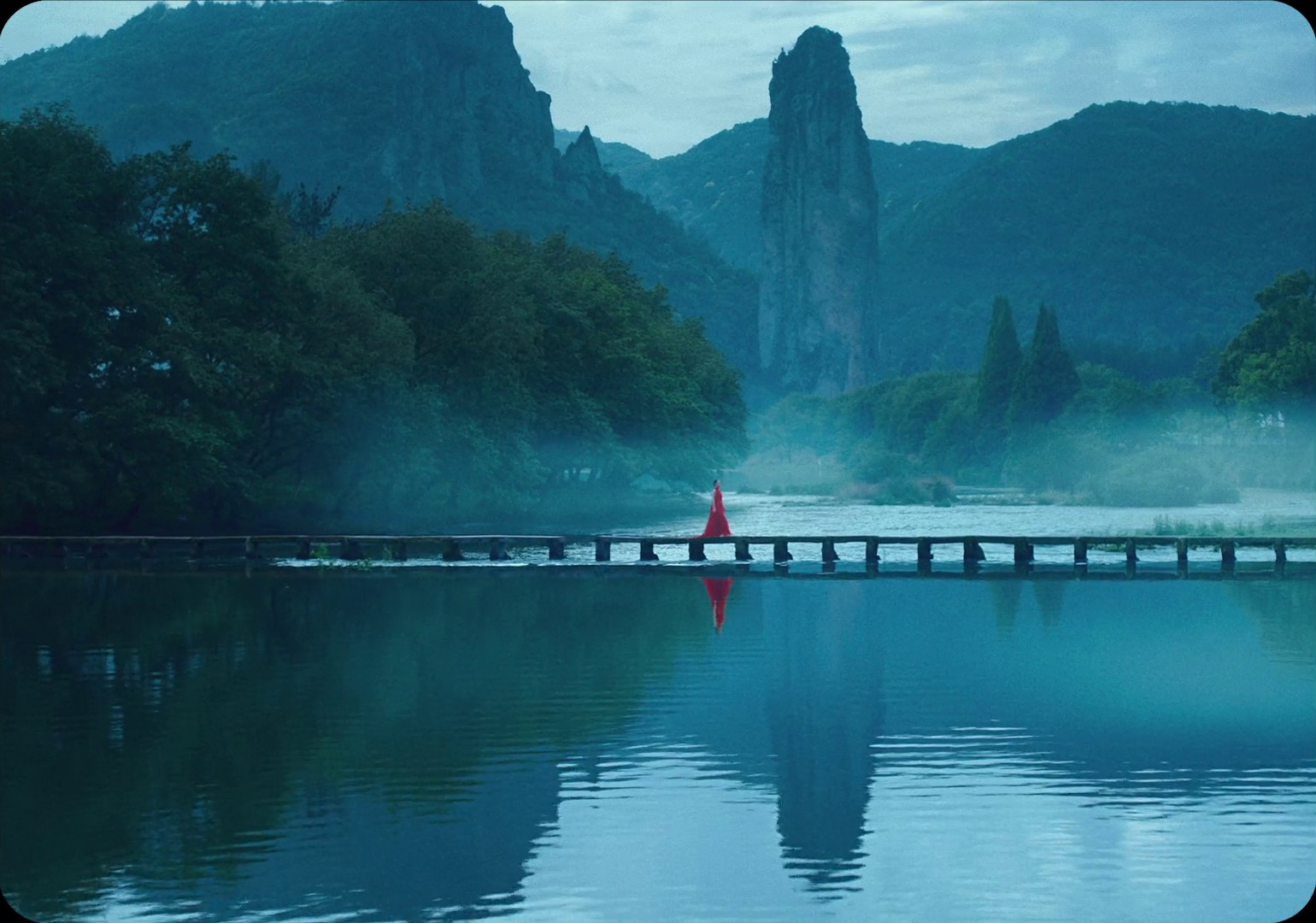 LANCÔME — THE BLOOMING LEGEND (2024) —  shot,  lighting