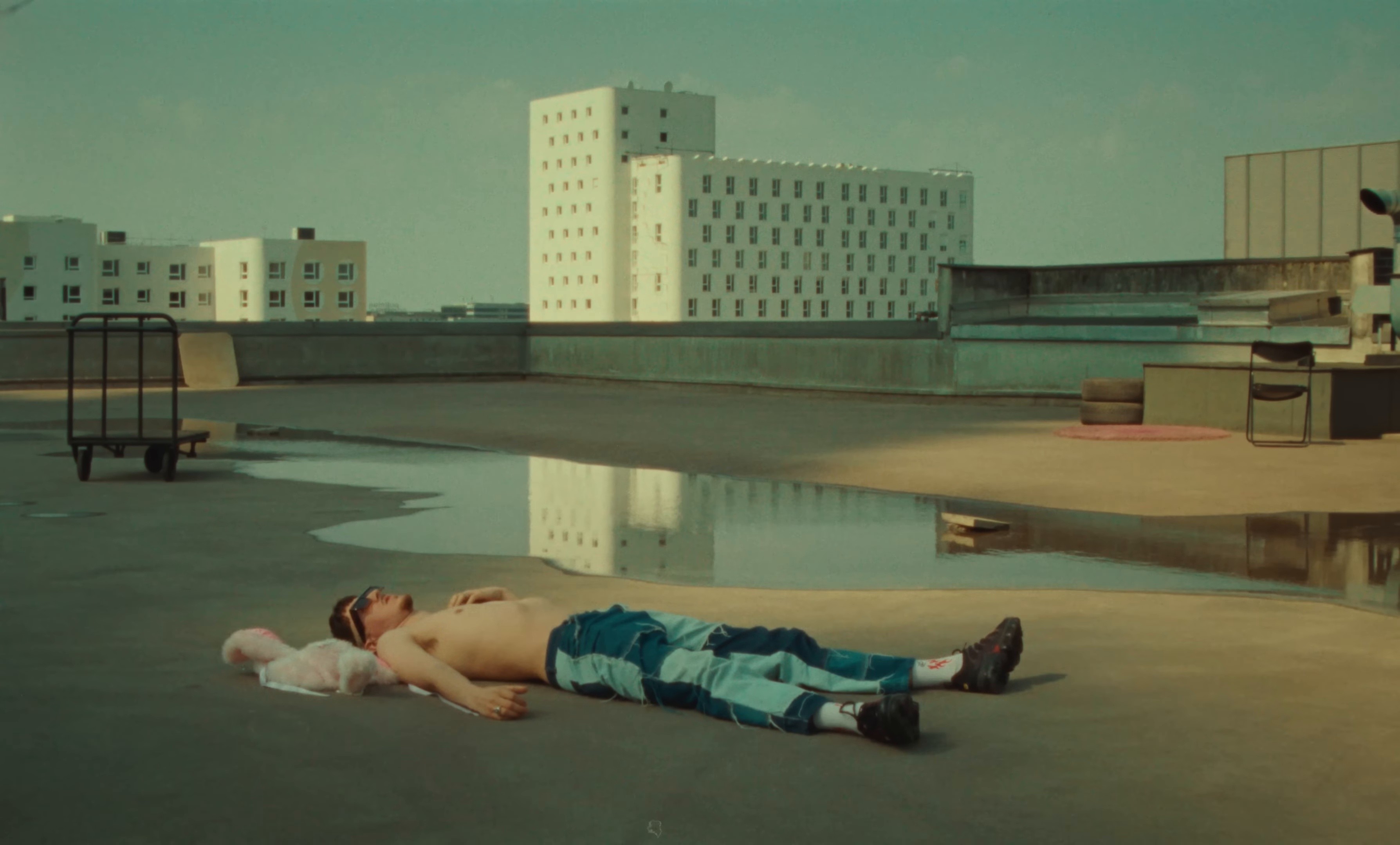 Rien à fêter (2022) —  shot,  lighting