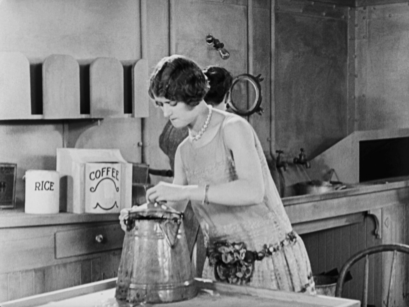 The Navigator (1924) —  shot,  lighting