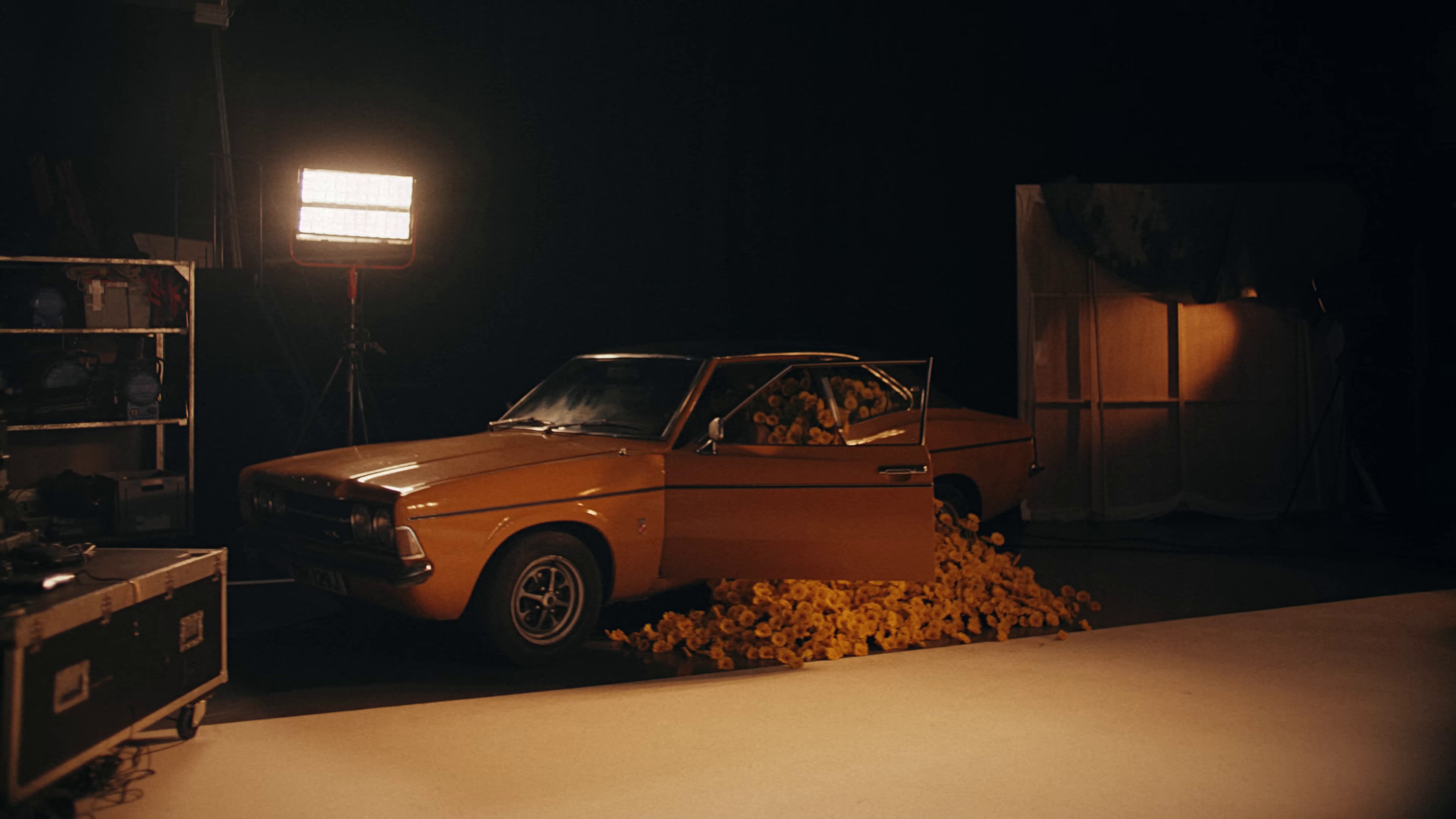 GAP x Jungle - Linen Moves Campaign (feat. Tyla) (2024) —  shot,  lighting