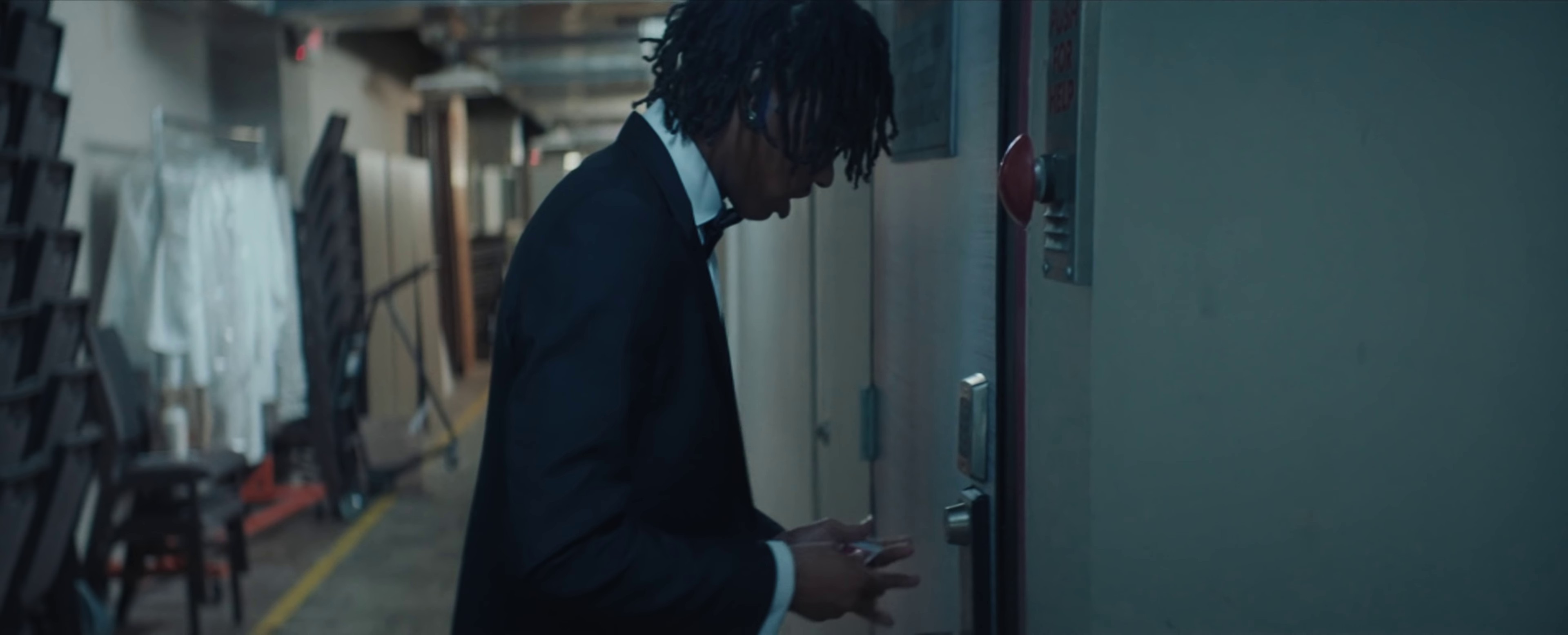 How It Feels (2021) —  shot,  lighting