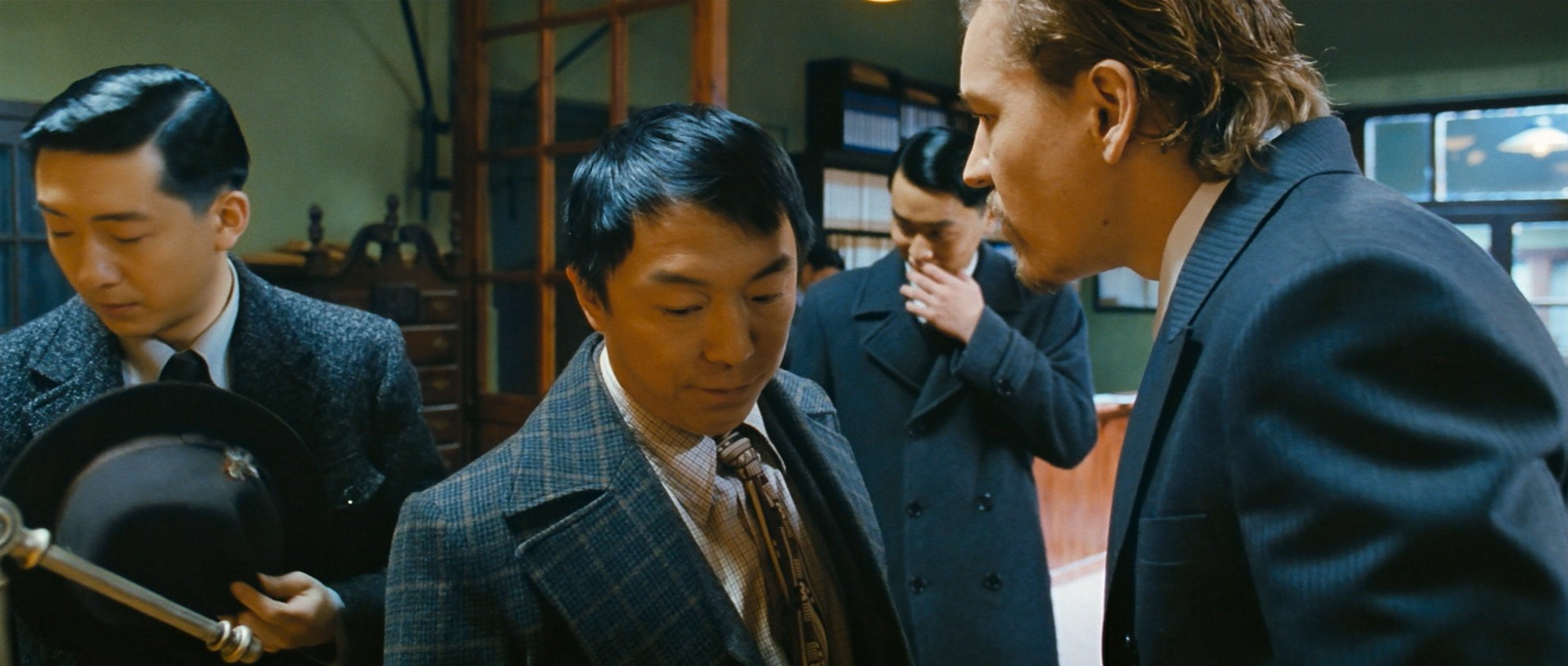 Jing wu feng yun: Chen Zhen (2010) —  shot,  lighting