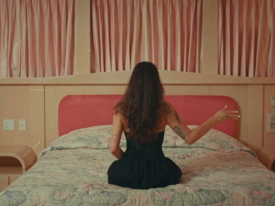 I Just Can't Be Alone (2024) —  shot,  lighting