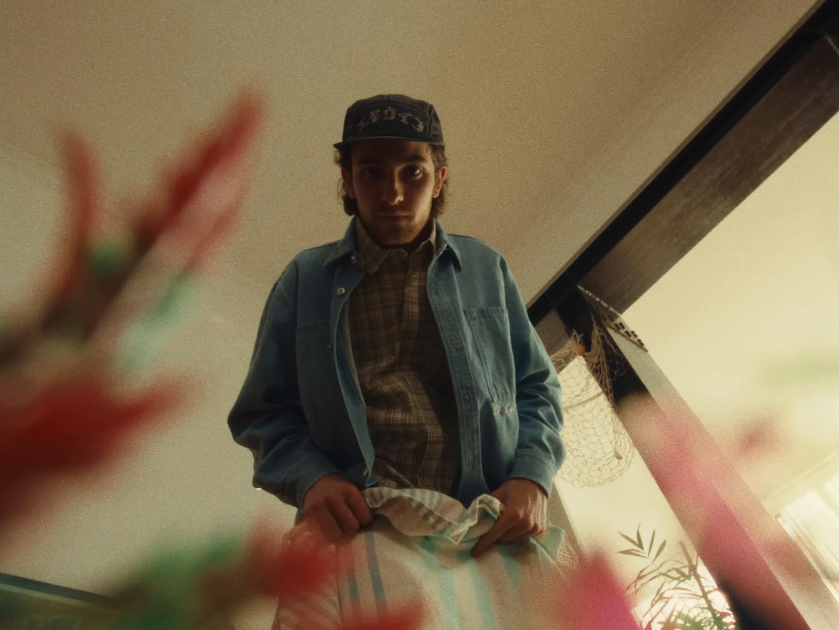 Bottiglie Vuote (2025) —  shot,  lighting