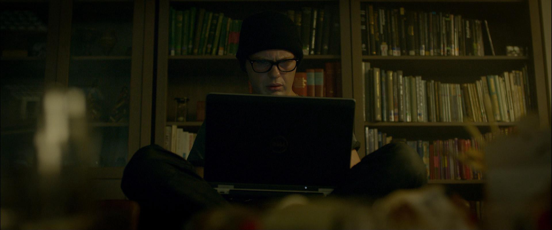 Criminal (2016) —  shot,  lighting