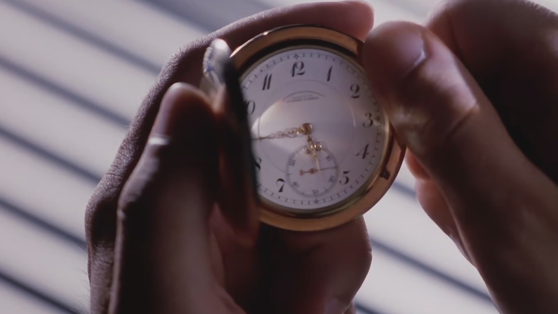 Spontaneous Combustion (1990) —  shot,  lighting