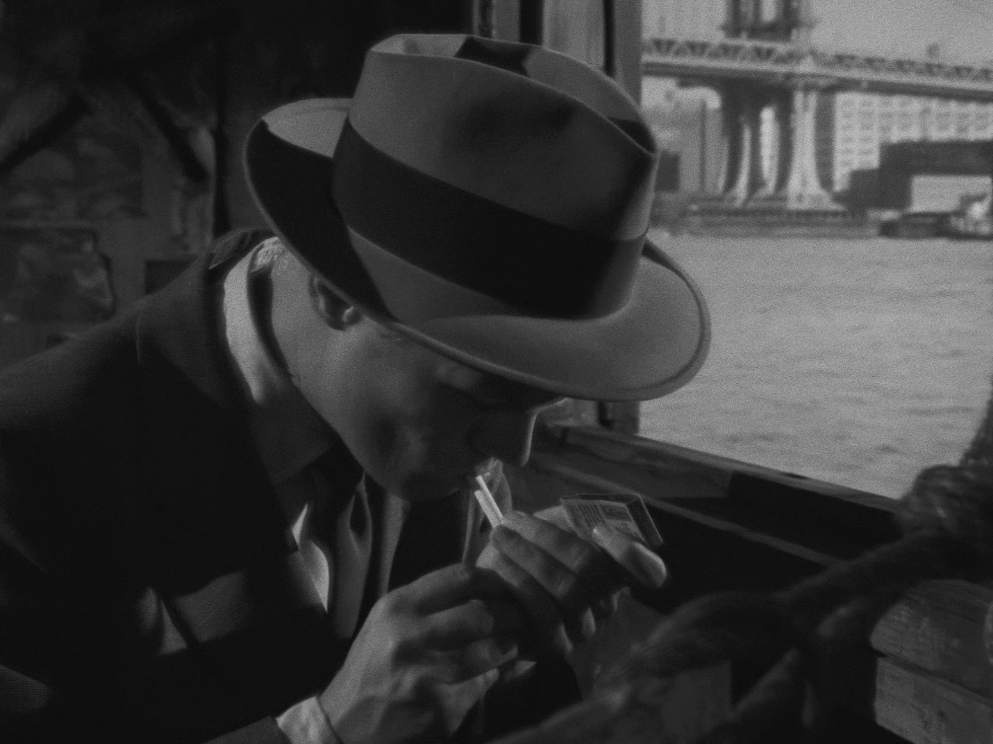 Pickup on South Street (1953) —  shot,  lighting