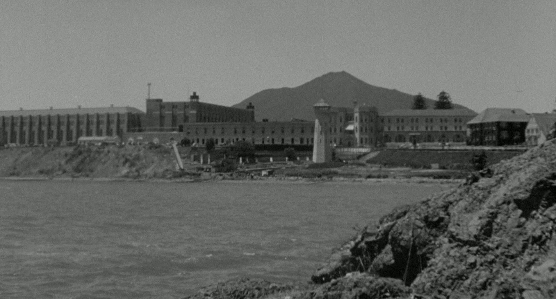 Cell 2455, Death Row (1955) —  shot,  lighting