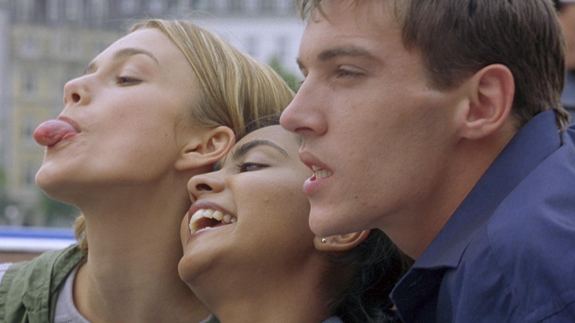 Bend It Like Beckham (2002) —  shot,  lighting